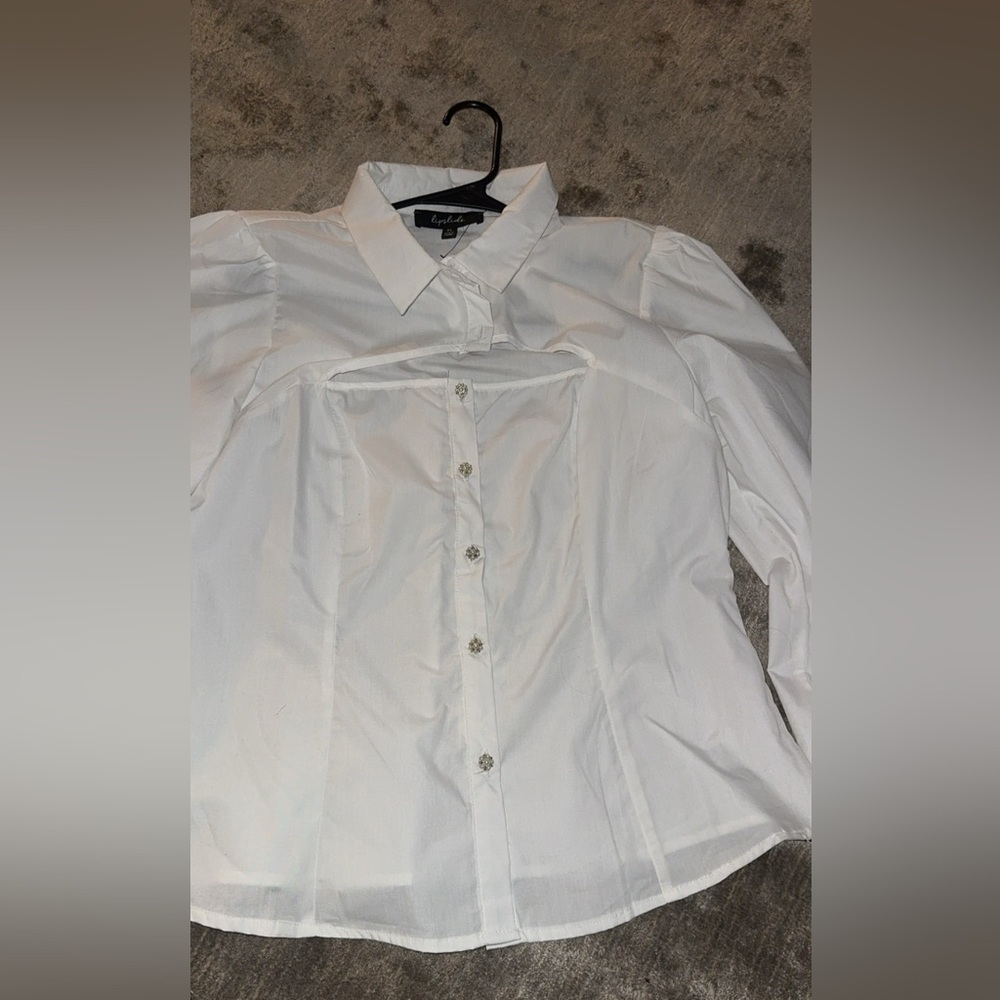 White cute buttons blouse